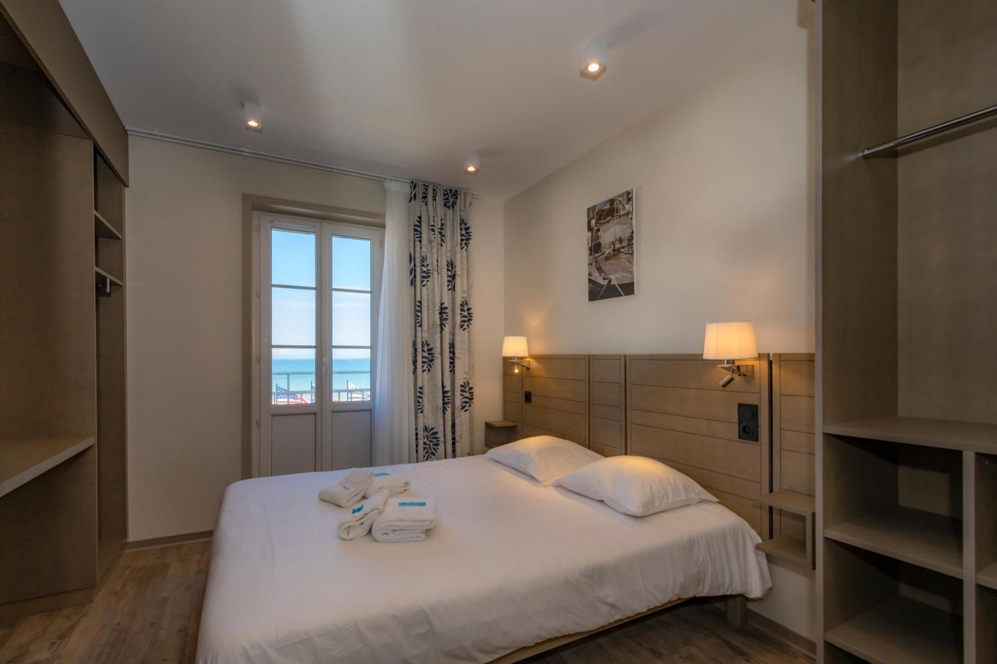 Vtf L'Hotel Des Bains Сен-Каст-ле-Гільдо Екстер'єр фото
